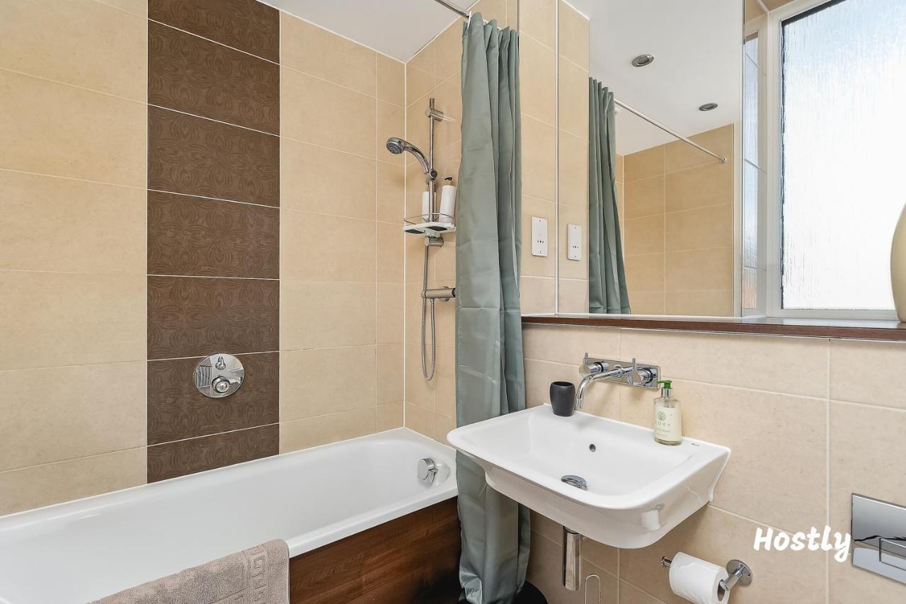 Puffin Way - Comfortable, Spacious House With Parking Reading Kültér fotó