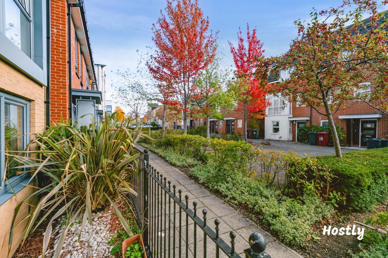 Puffin Way - Comfortable, Spacious House With Parking Reading Kültér fotó